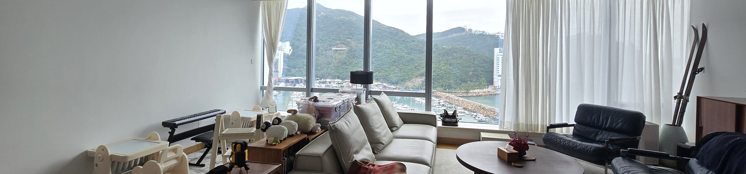 LICHT Engineering — South Bay (Aberdeen) residence renovation, living room with sea view